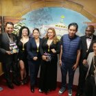 Segundo Mercado (segundo desde la derecha) junto a otros homenajeados en México.
