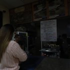 En Urdesa, pasado el mediodía la luz no volvía y los comercios se vieron afectados.