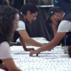 CNE. Revisión del material electoral para las votaciones del domingo.