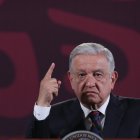 El presidente de México, Andrés Manuel López Obrador, habla este martes durante una rueda de prensa en Palacio Nacional en la Ciudad de México (México).
