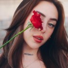 Nicki Nicole tiene 23 años.