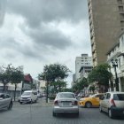 En la avenida 9 de Octubre y Esmeraldas, los semáforos estaban apagados.