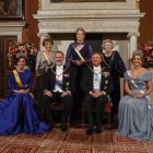 Los reyes de España, Felipe VI y Letizia, junto a los reyes de los Países Bajos, Guillermo Alejandro y Máxima, la reina emérita de los Países Bajos Beatriz, la princesa heredera Amalia y la princesa Margarita, durante la cena de gala con motivo de su visita de Estado al país.