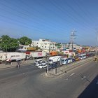 Decenas de carros pesados transitaban por el sector para ingresar al Trinipuerto.