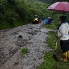 Los vecinos de Santa Teresita limpiaron las calles con palas.