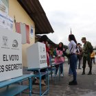 Electores asisten a ejercer su derecho al voto en Pusuquí y Pomasqui