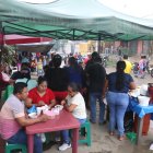 El comercio ha mejorado en los exteriores de los recintos electorales