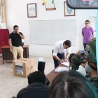 El presidente Daniel Noboa votó en Olón, provincia de Santa Elena.