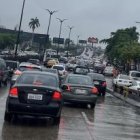 La entrada a los recintos de la avenida de las Américas se encontraba atascada en ambos sentidos de la vía.