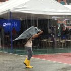 La mañana de este 21 de abril ha pasado lloviendo en Babahoyo. Pocos han sido los votantes que han ido a sufragar.