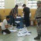 Inicia el conteo de las votaciones de la Consulta Popular.