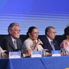 Diana Atamaint, presidenta del CNE, ofreció una rueda de prensa al cierre de las urnas