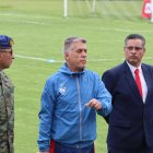 Marcelo Zuleta (c) fue presentado a los jugadores en el complejo de El Nacional.