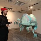 Un muñeco con una textura suave que emula a las de un oso de peluche y apuesta por una mirada fresca.