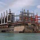 Las barcazas se han vuelto una alternativa para el Gobierno de Noboa.