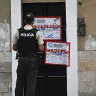 Hecho. Sellos de clausura se colocaron en el espacio.