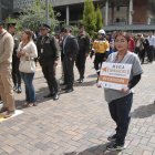 Funcionarios y legisladores evacuaron la Asamblea Nacional, durante un simulacro.