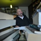 Javier Vásconez habla sobre su vida entre libros y su nueva edición