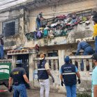 La vivienda se encontraba con desechos incluso en las ventanas