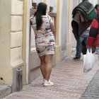 Actividad. Algunas personas que ofertan el servicio se ubican en las calles del centro de la ciudad.