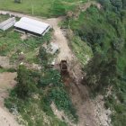 Una persona fue sancionada por depositar escombros en una quebrada de Pifo