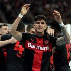 Piero Hincapié ingresó en la variante y fue el que asistió en el gol del empate para Leverkusen