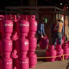 Empresa.- Los cilindros de gas de la empresa ENAP, de Chile.