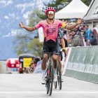 Richard Carapaz en el Tour de Romandía 2024.