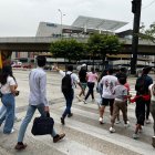 Los ciudadanos tienen complicaciones para transitar las vías durante los apagones.