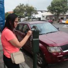 1. Reclamo. Las personas no confían en los parquímetros. Se ha detectado que algunos artefactos ubicados en Urdesa están defectuosos.