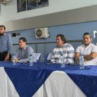 os dirigentes de diez modalidades del transporte del país durante una reunión en  Manta, Manabi, para analizar los problemas que enfrentan, este martes 30 de abril.