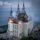 Rusia perpetró su ataque del lunes a las inmediaciones de un edificio histórico de Odesa conocido como ‘el castillo de Harry Potter’ con un misil Iskander cargado con munición de racimo, lo que hace pensar a la Fiscalía ucraniana que buscaba matar al mayor número posible de civiles ucranianos.