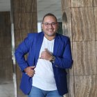 El salsero ecuatoriano Adolfo Olivares incursiona en la rockola.