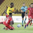 Allen Obando volvió a tener minutos en Barcelona.