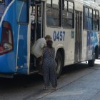 Transporte. Los adultos mayores no reciben un trato preferencial.