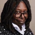 Whoopi Goldberg posa para promover el filme “Till” el 30 de septiembre de 2022 en el hotel Park Lane Hotel en Nueva York.