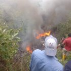 Varios ciudadanos se acercaron al punto para saber que había ocurrido.