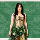 Katy Perry y uno de los controversiales vestidos de AI.