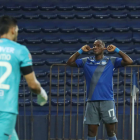 El delantero Jaime Ayoví celebró el gol de penal convertido ante Universidad Católica