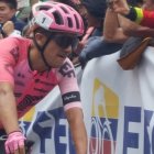 Richard Carapaz se quejó del reglamento para París 2024