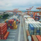 Terminal.- La actividad comercial en el Puerto de Guayaquil.