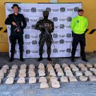La Policía de Colombia informó que la droga estaba rotulada con el logo de un equipo de fútbol ecuatoriano.