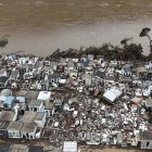 -FOTODELDÍA- AME5206. MUÇUM (BRASIL), 10/05/2024.- Fotografía tomada este viernes con un dron del cementerio destruido tras las inundaciones en la ciudad de Muçum, uno de los municipios del estado de Rio Grande do Sul afectados por el desbordamiento del río Taquari, en el sur de Brasil. EFE/ Sebastiao Moreira