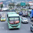 Situación. La congestión vehicular sobrepasa la capacidad de las calles de Cumbayá.