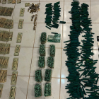 Objetos decomisados durante el operativo.