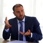 Denuncia. Juan Esteban Guarderas, miembro del CPCCS, dice que denuncias las infracciones electorales de Abad sin ver el beneficio de Noboa.