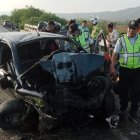 Las cinco víctimas viajaban a bordo del auto, cuando se estrelló en la vía Santa Elena - Guayaquil.