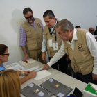 Observadores de la Organización de Estados Americanos (OEA), en un centro de votación este domingo en Santo Domingo (República Dominicana).