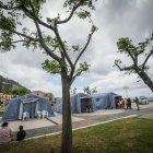 El fenómeno geológico del "bradisismo" deforma el sueño volcánico y produce estos sismos.