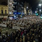 Cientos de personas participan de la Marcha del Silencio, en conmemoración por las personas desaparecidas en la dictadura, en Montevideo (Uruguay).